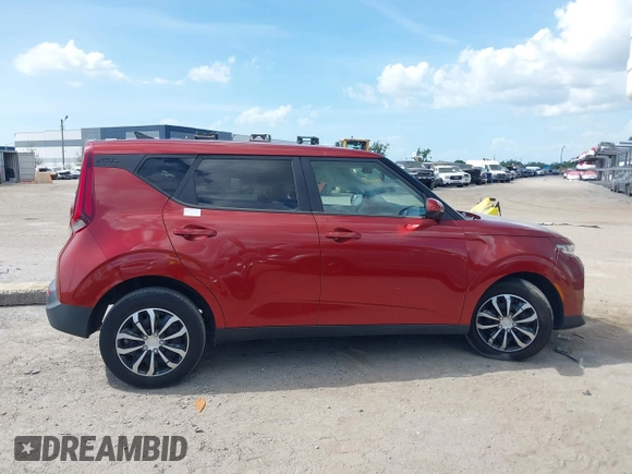 2020 Kia Soul LX with VIN KNDJ23AU7L7119368, listed as a IAAI auction lot 41957877 with 152,584 mi miles. Bid and sale history available at carsss.com. Image 13.