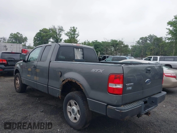 2004 Ford F-150 STX z VIN 1FTRX14W44NC09922, wystawiony jako IAAI lot #42451619 z przebiegiem 239 802 mil mil oraz . Historia ofert i sprzedaży dostępna na DreamBid. Obrazek 6.