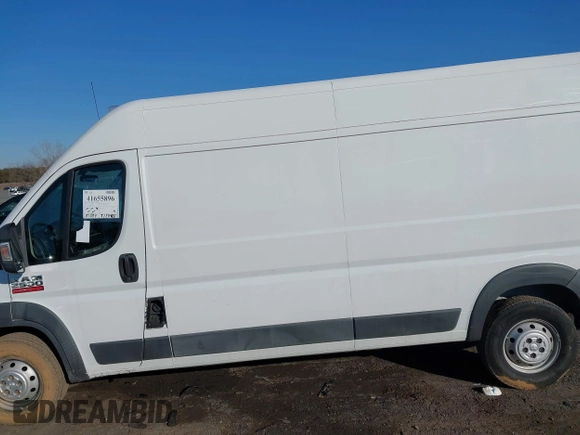 2015 Ram ProMaster Cargo with VIN 3C6TRVDG0FE501887, listed as a IAAI auction lot 41655896 with 121,574 mi miles and . Bid and sale history available at carsss.com. Image 14.