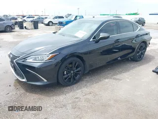2022 Lexus ES 350 z VIN 58ADZ1B10NU124891, wystawiony jako IAAI lot #42422400 z przebiegiem 114 739 mil mil oraz . Historia ofert i sprzedaży dostępna na DreamBid. Obrazek 18.