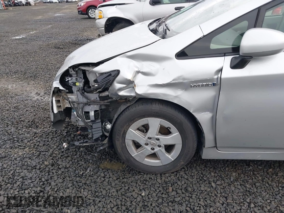 2011 Toyota Prius I z VIN JTDKN3DU6B0321701, wystawiony jako IAAI lot #41631688 z przebiegiem 127 987 mil mil oraz . Historia ofert i sprzedaży dostępna na DreamBid. Obrazek 6.