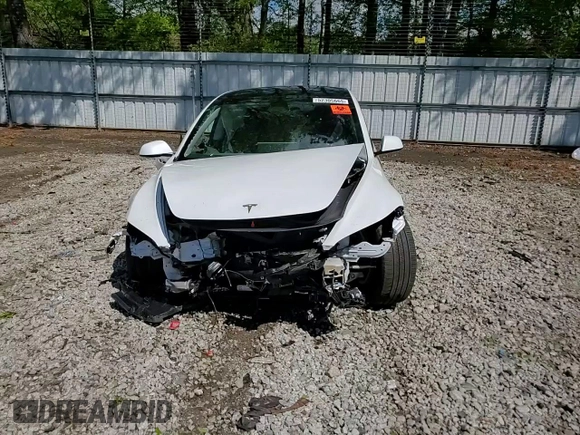 2024 Tesla Model 3 z VIN 5YJ3E1EA6RF734033, wystawiony jako Copart lot #52305665 z przebiegiem 21 081 mil mil oraz Szkoda całkowita • Salvage title. Historia ofert i sprzedaży dostępna na DreamBid. Obrazek 13.