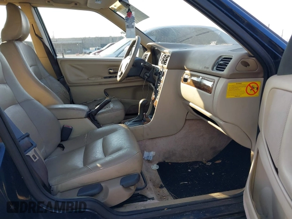 1999 Volvo V70 с VIN YV1LW56D5X2558065, выставлен на аукционе IAAI как лот 41467911 с пробегом 173 951 миль миль и . История ставок и продаж доступна на DreamBid. Изображение 5.