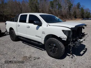 2017 Nissan Titan SV z VIN 1N6AA1EJ0HN569810, wystawiony jako Copart lot #48726215 z przebiegiem 126 458 mil mil oraz Szkoda całkowita • Salvage title. Historia ofert i sprzedaży dostępna na DreamBid. Obrazek 4.