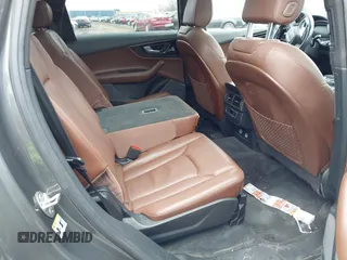 2018 Audi Q7 Premium Plus z VIN WA1LAAF76JD039992, wystawiony jako IAAI lot #41880935 z przebiegiem 74 095 mil mil oraz . Historia ofert i sprzedaży dostępna na DreamBid. Obrazek 8.
