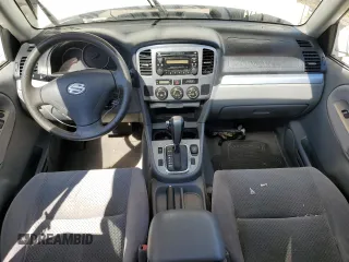 2004 Suzuki Grand Vitara z VIN JS3TE62V544100024, wystawiony jako Copart lot #75613324 z przebiegiem Nie podano mil oraz Czysty tytuł • Clean title. Historia ofert i sprzedaży dostępna na DreamBid. Obrazek 8.