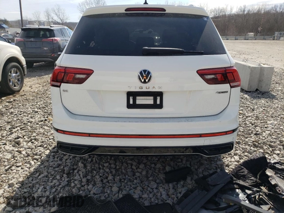 2022 Volkswagen Tiguan SE R-Line Black with VIN 3VV8B7AX1NM103449, listed as a Copart auction lot 47596495 with 29,628 mi miles and Salvage Title. Bid and sale history available at DreamBid. Image 6.