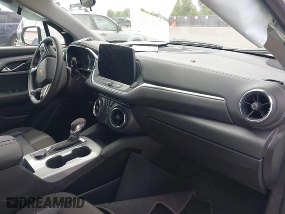 2025 Chevrolet Blazer LT с VIN 3GNKBHR49SS210008, выставлен на аукционе IAAI как лот 42567029 с пробегом 125 миль миль и . История ставок и продаж доступна на DreamBid. Изображение 5.