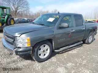 2011 Chevrolet Silverado 1500 LT with VIN 3GCPKSE33BG228323, listed as a IAAI auction lot 41773274 with 77,637 mi miles. Bid and sale history available at carsss.com. Image 18.