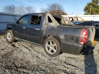 2010 Chevrolet Avalanche LS with VIN 3GNVKEE07AG231732, listed as a Copart auction lot 44714285 with Not provided miles and Salvage title. Bid and sale history available at DreamBid. Image 2.