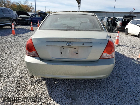 2004 Hyundai Elantra GLS z VIN KMHDN46D24U906147, wystawiony jako Copart lot #78170704 z przebiegiem 179 207 mil mil oraz Czysty tytuł • Clean title. Historia ofert i sprzedaży dostępna na DreamBid. Obrazek 6.
