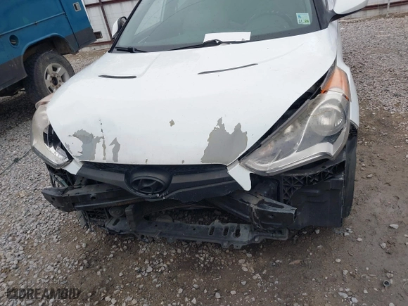 2014 Hyundai Veloster with VIN KMHTC6AD7EU217470, listed as a IAAI auction lot 41286296 with 150,034 mi miles. Bid and sale history available at carsss.com. Image 13.