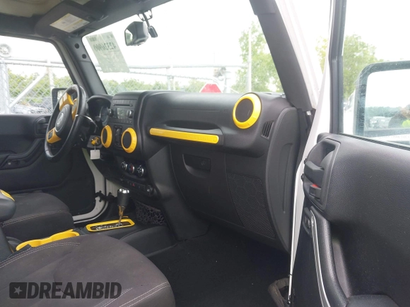 2015 Jeep Wrangler Unlimited Sahara с VIN 1C4BJWEG1FL506393, выставлен на аукционе IAAI как лот 42326900 с пробегом 100 538 миль миль и . История ставок и продаж доступна на DreamBid. Изображение 5.