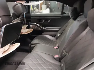 2021 Mercedes-Benz S 580 z VIN W1K6G7GB4MA018058, wystawiony jako IAAI lot #42216352 z przebiegiem 4 445 mil mil oraz . Historia ofert i sprzedaży dostępna na DreamBid. Obrazek 8.