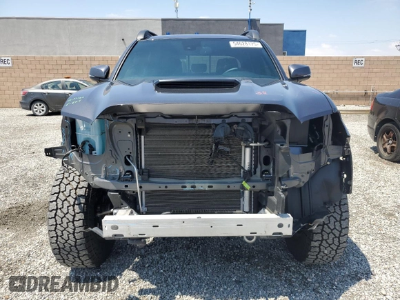 2023 Toyota Tacoma SR z VIN 3TYCZ5AN3PT165207, wystawiony jako Copart lot #54628175 z przebiegiem 15 932 mil mil oraz Szkoda całkowita • Salvage title. Historia ofert i sprzedaży dostępna na DreamBid. Obrazek 5.