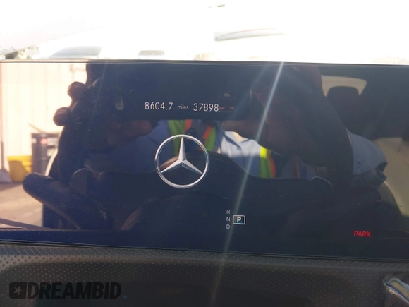 2023 Mercedes-Benz CLA 45 AMG z VIN W1K5J5DB3PN406756, wystawiony jako IAAI lot #41938828 z przebiegiem 37 898 mil mil oraz . Historia ofert i sprzedaży dostępna na DreamBid. Obrazek 7.