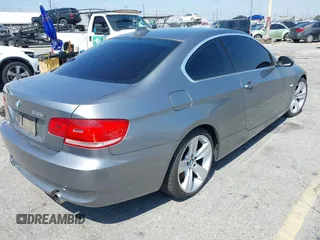 2007 BMW 3 Series 335i z VIN WBAWB735X7PV83843, wystawiony jako IAAI lot #42218921 z przebiegiem 169 401 mil mil oraz . Historia ofert i sprzedaży dostępna na DreamBid. Obrazek 4.