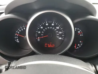2013 Kia Soul + z VIN KNDJT2A62D7482347, wystawiony jako Copart lot #58663005 z przebiegiem 88 952 mil mil oraz Czysty tytuł • Clean title. Historia ofert i sprzedaży dostępna na DreamBid. Obrazek 9.
