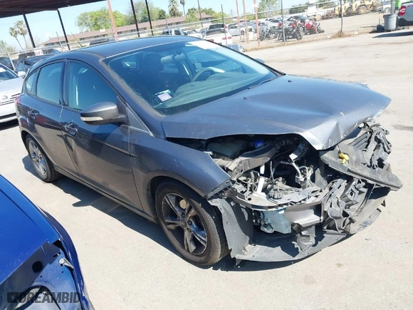 2014 Ford Focus SE with VIN 1FADP3K21EL123993, listed as a IAAI auction lot 41869253 with 83,525 mi miles. Bid and sale history available at carsss.com. Image 1.