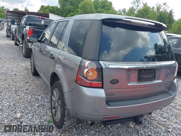 2013 Land Rover LR2 z VIN SALFR2BGXDH364562, wystawiony jako IAAI lot #42554838 z przebiegiem 151 181 mil mil oraz . Historia ofert i sprzedaży dostępna na DreamBid. Obrazek 3.