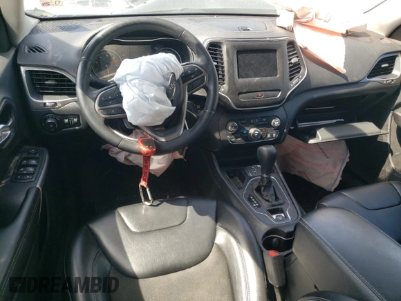 2019 Jeep Cherokee Latitude Plus z VIN 1C4PJLLB9KD171755, wystawiony jako Copart lot #50413365 z przebiegiem 115 751 mil mil oraz Szkoda całkowita • Salvage title. Historia ofert i sprzedaży dostępna na DreamBid. Obrazek 8.