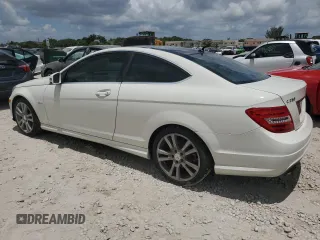2012 Mercedes-Benz C 250 с VIN WDDGJ4HB0CF820966, выставлен на аукционе Copart как лот 63697624 с пробегом 136 741 миль миль и На запчасти • Non repairable. История ставок и продаж доступна на DreamBid. Изображение 2.