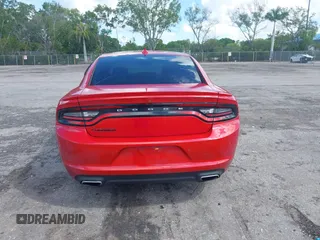 2016 Dodge Charger SXT z VIN 2C3CDXHG2GH132909, wystawiony jako IAAI lot #41918228 z przebiegiem 111 988 mil mil oraz . Historia ofert i sprzedaży dostępna na DreamBid. Obrazek 16.