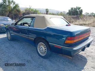 1995 Chrysler LeBaron z VIN 1C3EU4531SF679446, wystawiony jako IAAI lot #41441543 z przebiegiem 105 525 mil mil oraz . Historia ofert i sprzedaży dostępna na DreamBid. Obrazek 3.