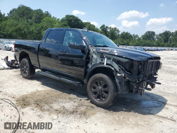 2024 Ram 2500 Big Horn z VIN 3C6UR5DJ4RG382802, wystawiony jako Copart lot #62024245 z przebiegiem 18 033 mil mil oraz Czysty tytuł • Clean title. Historia ofert i sprzedaży dostępna na DreamBid. Obrazek 4.