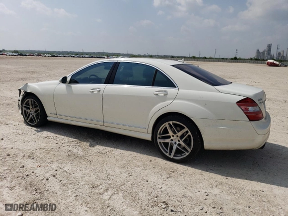 2009 Mercedes-Benz S-Class 5.5L V8 with VIN WDDNG86X59A272951, listed as a Copart auction lot 51121735 with 107,619 mi miles and Salvage Title. Bid and sale history available at carsss.com. Image 2.