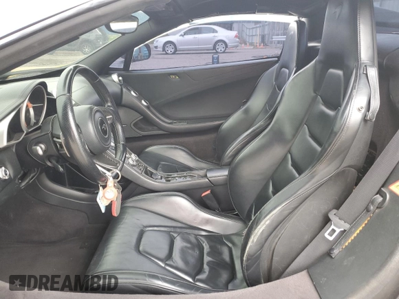 2015 McLaren 650S z VIN SBM11FAA0FW004199, wystawiony jako Copart lot #51758804 z przebiegiem 65 073 mil mil oraz Szkody całkowita. Historia ofert i sprzedaży dostępna na DreamBid. Obrazek 7.