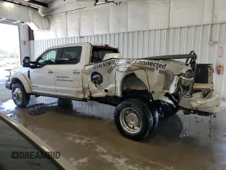 2019 Ford Super Duty F-450 DRW XL with VIN 1FT8W4DT0KEG00875, listed as a Copart auction lot 69857694 with 128,581 mi miles and Salvage Title. Bid and sale history available at carsss.com. Image 2.