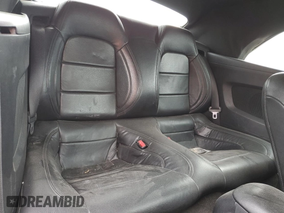 2015 Ford Mustang V6 z VIN 1FATP8EM8F5393122, wystawiony jako Copart lot #47293025 z przebiegiem 150 046 mil mil oraz Szkoda całkowita • Salvage title. Historia ofert i sprzedaży dostępna na DreamBid. Obrazek 10.