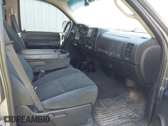 2008 Chevrolet Silverado 1500 1LT with VIN 2GCEC130281145698, listed as a IAAI auction lot 41883409 with 235,900 mi miles and . Bid and sale history available at DreamBid. Image 5.