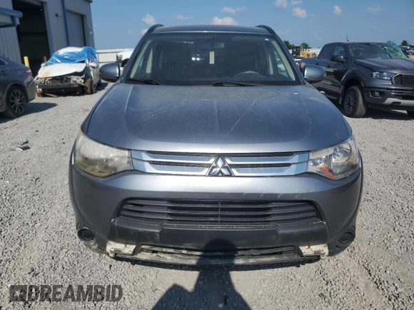 2015 Mitsubishi Outlander SE with VIN JA4AZ3A32FZ008250, listed as a Copart auction lot 62497555 with Not provided miles and Salvage title. Bid and sale history available at DreamBid. Image 5.