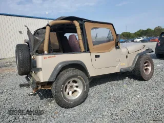 1995 Jeep Wrangler S with VIN 1J4FY19P0SP267541, listed as a Copart auction lot 48353564 with 153,985 mi miles and Salvage Title. Bid and sale history available at carsss.com. Image 3.