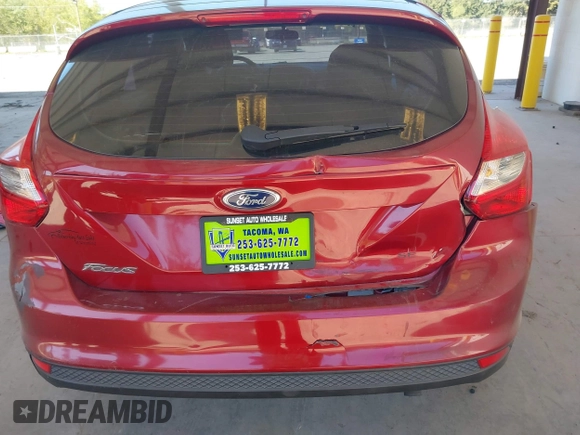 2014 Ford Focus SE with VIN 1FADP3K20EL325286, listed as a IAAI auction lot 42076013 with 119,271 mi miles. Bid and sale history available at carsss.com. Image 6.