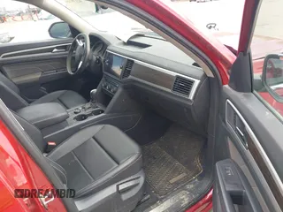2021 Volkswagen Atlas SE z VIN 1V2HR2CAXMC574861, wystawiony jako IAAI lot #42139105 z przebiegiem 61 098 mil mil oraz . Historia ofert i sprzedaży dostępna na DreamBid. Obrazek 5.