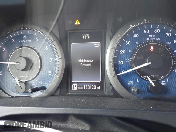 2016 Toyota Sienna XLE with VIN 5TDYK3DC5GS763674, listed as a IAAI auction lot 42035115 with 133,120 mi miles. Bid and sale history available at carsss.com. Image 7.