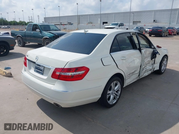 2010 Mercedes-Benz E 350 Luxury with VIN WDDHF5GB7AA167060, listed as a IAAI auction lot 42142664 with 118,651 mi miles and . Bid and sale history available at DreamBid. Image 4.