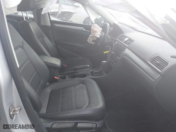 2015 Volkswagen Passat 1.8T Limited Edition with VIN 1VWAT7A38FC033801, listed as a IAAI auction lot 41415076 with 94,283 mi miles. Bid and sale history available at carsss.com. Image 5.