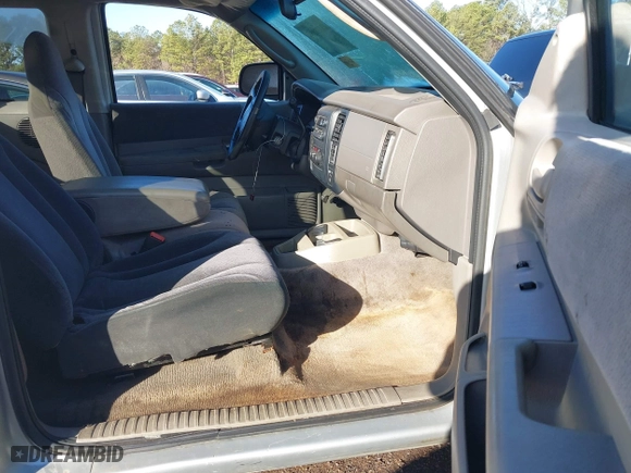2004 Dodge Dakota SLT with VIN 1D7GL42K94S676958, listed as a IAAI auction lot 41326166 with 176,886 mi miles. Bid and sale history available at carsss.com. Image 5.