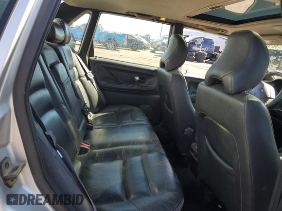 2000 Volvo S70 z VIN YV1LS61J4Y2630471, wystawiony jako Copart lot #72342454 z przebiegiem 167 733 mil mil oraz Nie do naprawy • Non repairable. Historia ofert i sprzedaży dostępna na DreamBid. Obrazek 10.