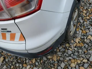 2014 Ford Escape SE z VIN 1FMCU9GX8EUC02895, wystawiony jako IAAI lot #42511705 z przebiegiem 104 900 mil mil oraz . Historia ofert i sprzedaży dostępna na DreamBid. Obrazek 20.