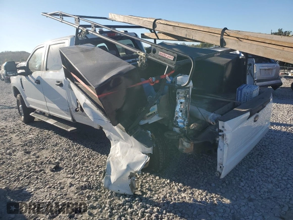 2022 Ford Super Duty F-250 SRW XL with VIN 1FT7W2B66NEE67511, listed as a Copart auction lot 76592314 with 15,847 mi miles and Salvage Title. Bid and sale history available at carsss.com. Image 2.