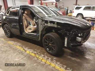 2020 Porsche Cayenne z VIN WP1AA2AY1LDA06726, wystawiony jako IAAI lot #41788447 z przebiegiem 44 985 mil mil oraz . Historia ofert i sprzedaży dostępna na DreamBid. Obrazek 1.