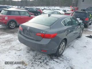 2013 Acura ILX with VIN 19VDE1F37DE022142, listed as a IAAI auction lot 41543026 with 152,967 mi miles. Bid and sale history available at carsss.com. Image 4.