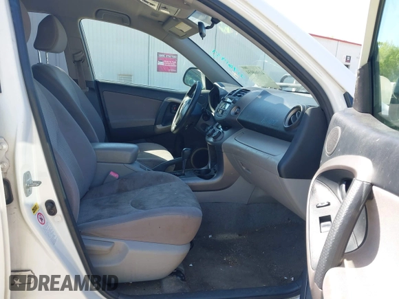 2008 Toyota RAV4 with VIN JTMZD35V685106744, listed as a IAAI auction lot 41960434 with 218,671 mi miles. Bid and sale history available at carsss.com. Image 5.