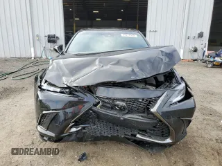 2024 Lexus ES 300h with VIN 58ABA1C15RU043954, listed as a Copart auction lot 44977915 with 9,880 mi miles and Salvage title. Bid and sale history available at DreamBid. Image 5.