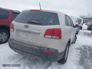 2011 Kia Sorento LX with VIN 5XYKT3A12BG094744, listed as a IAAI auction lot 41269618 with 199,618 mi miles. Bid and sale history available at carsss.com. Image 4.